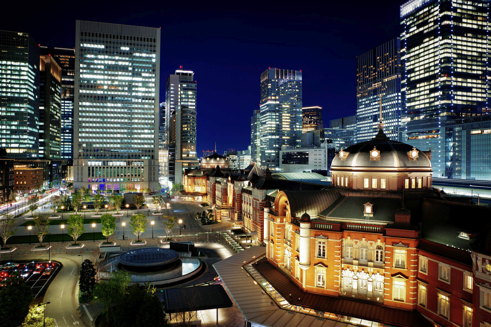 東京・丸の内と東京駅の風景