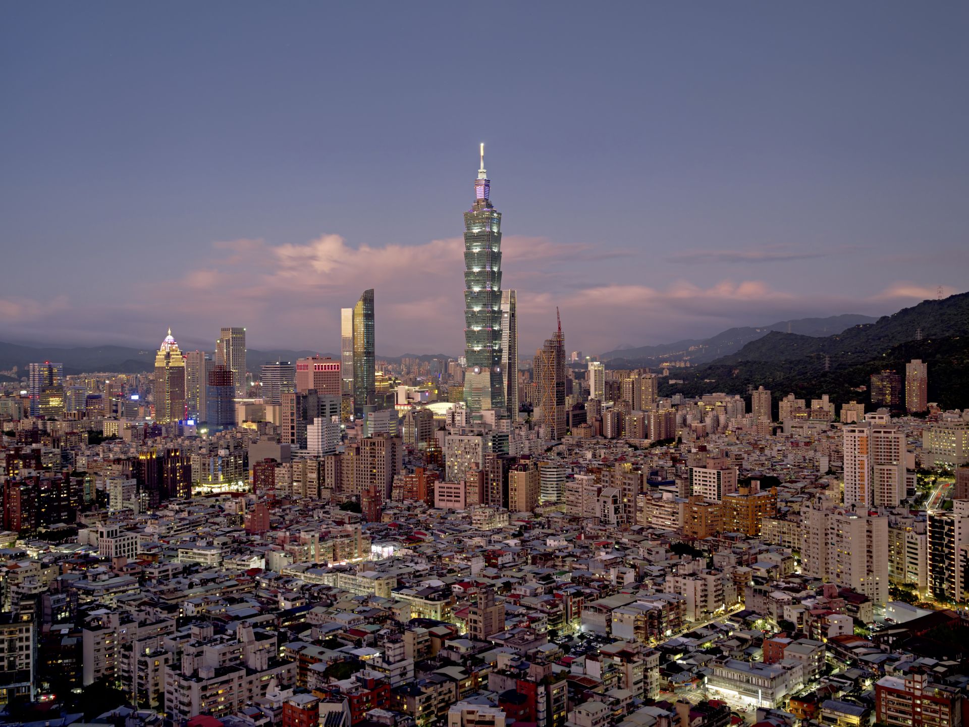 _LMI3626-RAF-Radiant_small