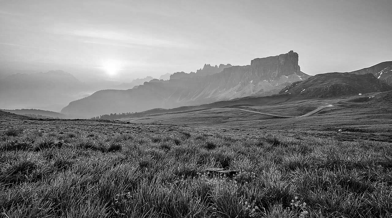 aged-black-and-white-looks-2