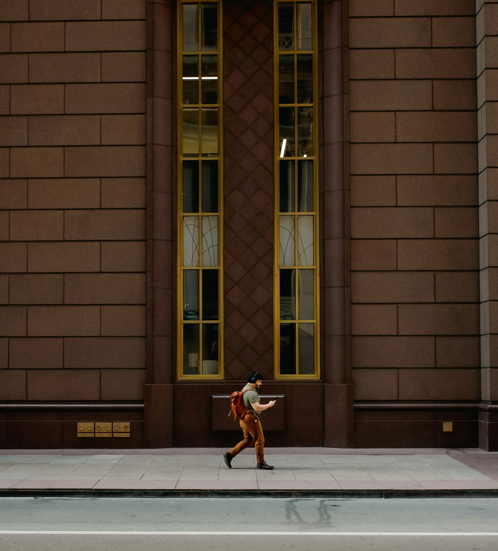 blue-6WVX1Q8-vZA-unsplash-small