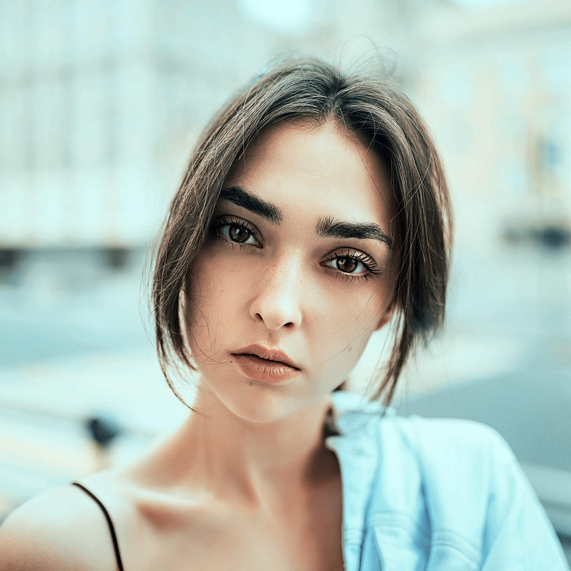daniil-lobachev-XAo09LtQiAQ-unsplash_modernportrait_looks_a-small