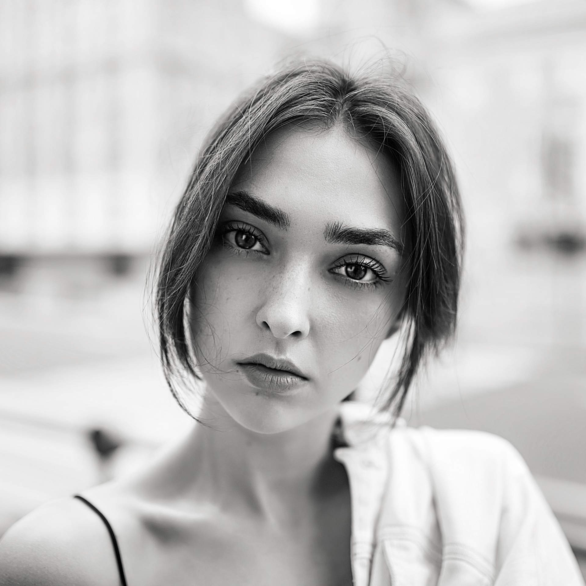 daniil-lobachev-XAo09LtQiAQ-unsplash_modernportraits_bw_looks-small